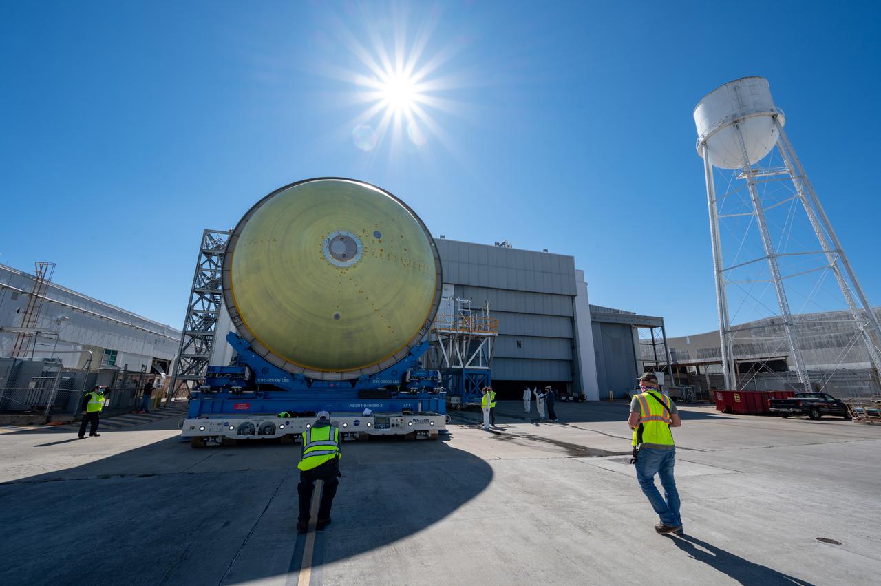 This image highlights the liquid hydrogen tank that will be used on the core stage of NASA’s Space Launch System rocket for Artemis II, the first crewed mission of NASA’s Artemis program. The tank is being built at NASA’s Michoud Assembly Facility in New Orleans. The SLS core stage is made up of five unique elements: the forward skirt, liquid oxygen tank, intertank, liquid hydrogen tank, and the engine section. The liquid hydrogen tank holds 537,000 gallons of liquid hydrogen cooled to minus 423 degrees Fahrenheit and sits between the core stage’s intertank and engine section. The liquid hydrogen hardware, along with the liquid oxygen tank, will provide propellant to the four RS-25 engines at the bottom of the cores stage to produce more than two million pounds of thrust to launch NASA’s Artemis missions to the Moon. Together with its four RS-25 engines, the rocket’s massive 212-foot-tall core stage — the largest stage NASA has ever built — and its twin solid rocket boosters will produce 8.8 million pounds of thrust to send NASA’s Orion spacecraft, astronauts and supplies beyond Earth’s orbit to the Moon and, ultimately, Mars. Offering more payload mass, volume capability and energy to speed missions through space, the SLS rocket, along with NASA’s Gateway in lunar orbit, the human landing system, and Orion spacecraft, is part of NASA’s backbone for deep space exploration and the Artemis lunar program. No other rocket can send astronauts in Orion around the Moon in a single mission.